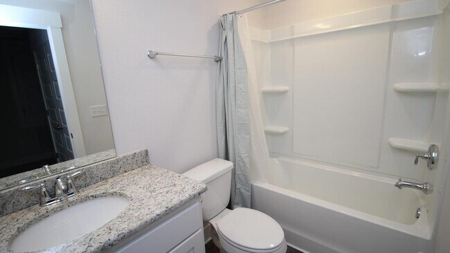 Building Photo - 1635 Iroquois Ct