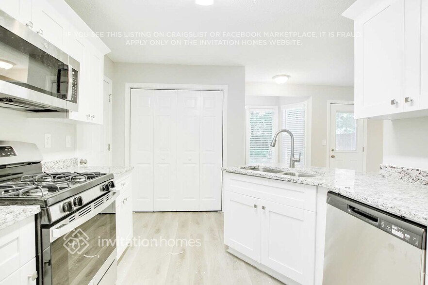 Building Photo - 208 Camden Trail