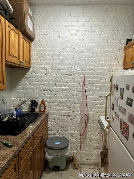 Building Photo - 886 Huntington Ave