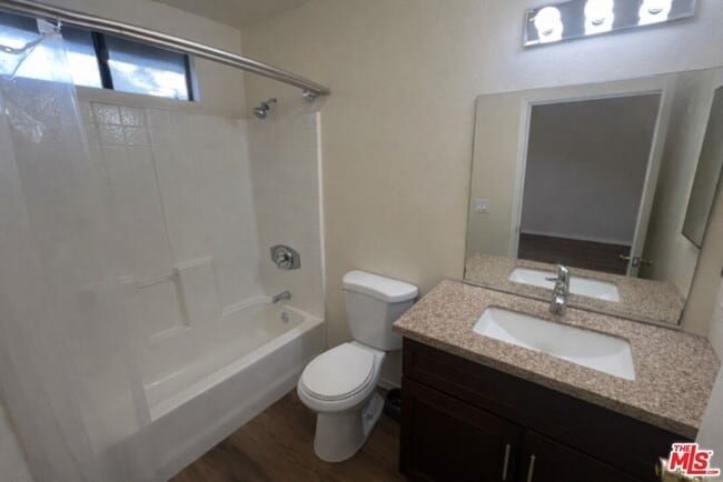 Building Photo - 2531 Manhattan Ave