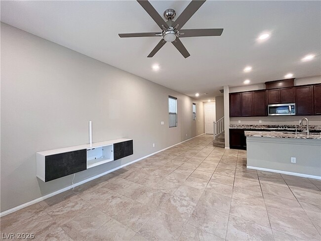 Building Photo - 5587 Lushan St