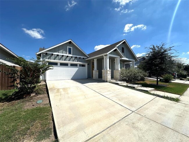 Building Photo - 8404 Skytex St