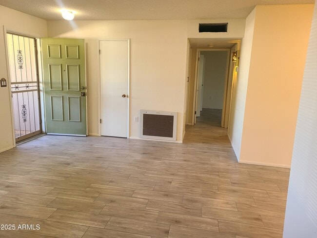 Building Photo - 10321 W Deanne Dr