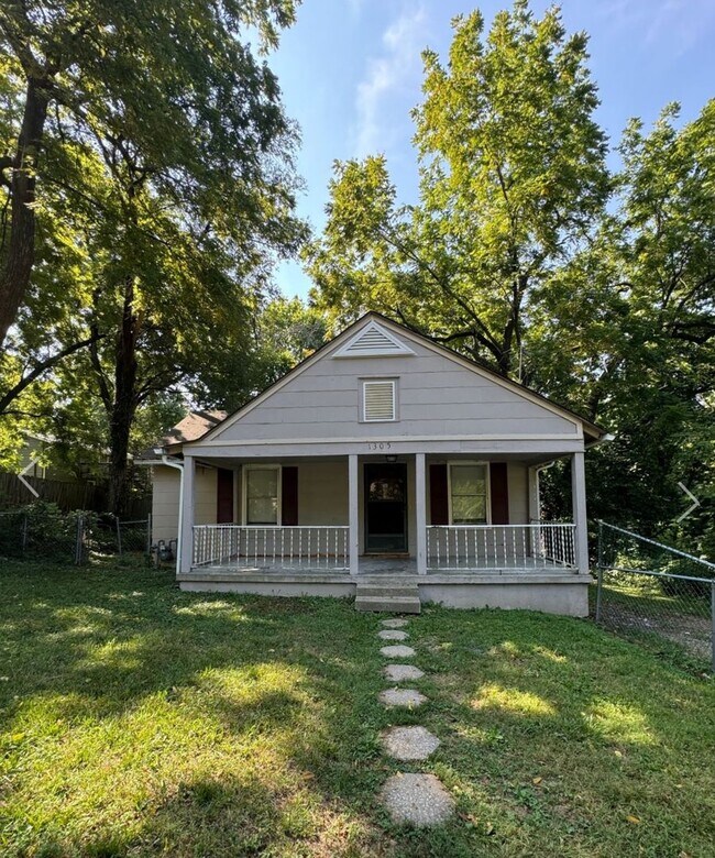 Primary Photo - Cute 3 bed in Independence