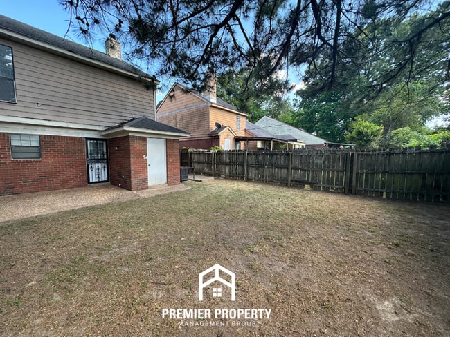 Building Photo - Charming 2BR/2.5BA Townhome | Dual Primary Suites, Fireplace & Fenced Yard