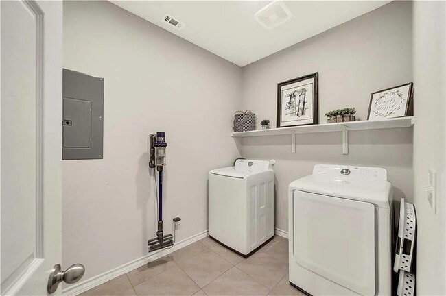 Building Photo - 112 Magna Ln