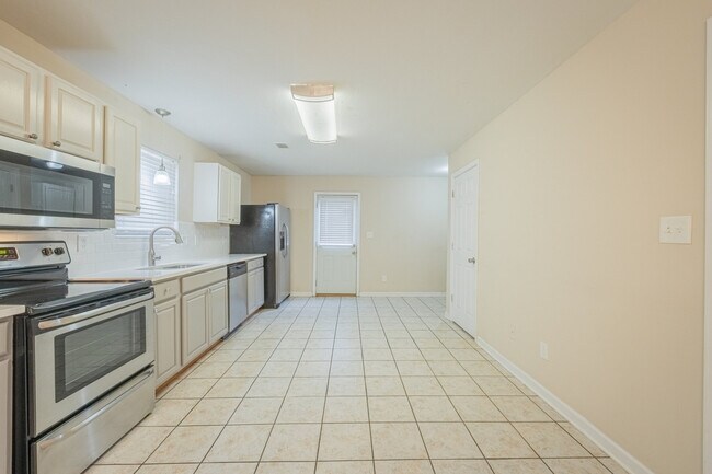 Building Photo - Preston Court Townhomes