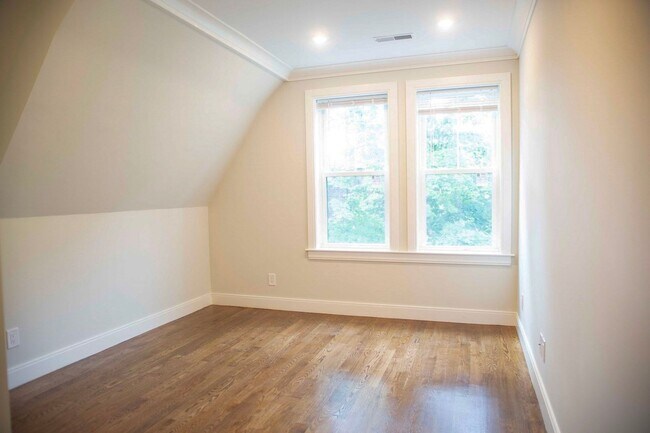 Building Photo - Newly renovated 4 bed 2 bath in Allston....