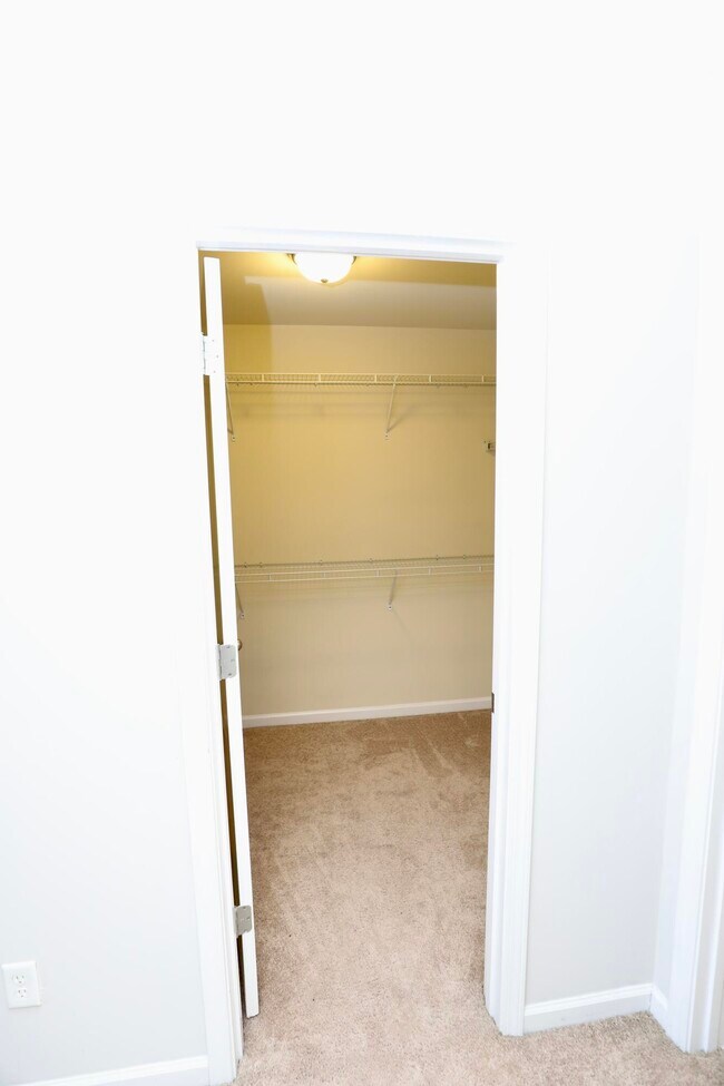 Building Photo - 1761 Nicholas Dr