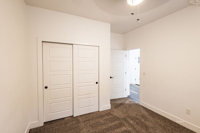 Building Photo - 1545 Katelyn Ln