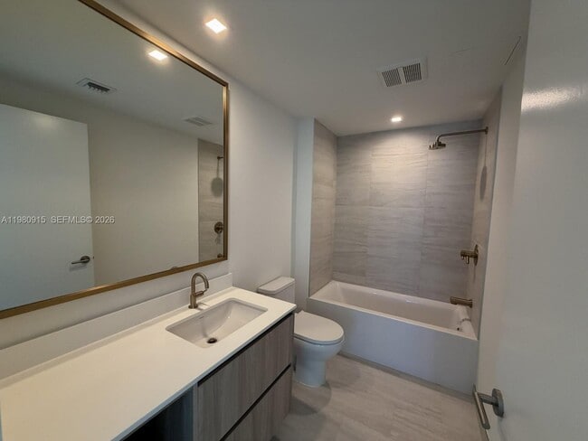 Building Photo - 77 SE 5th St