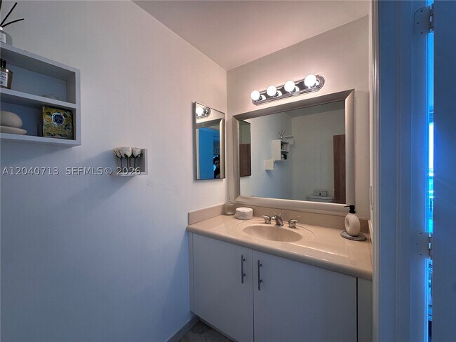 Building Photo - 7900 Harbor Island Dr