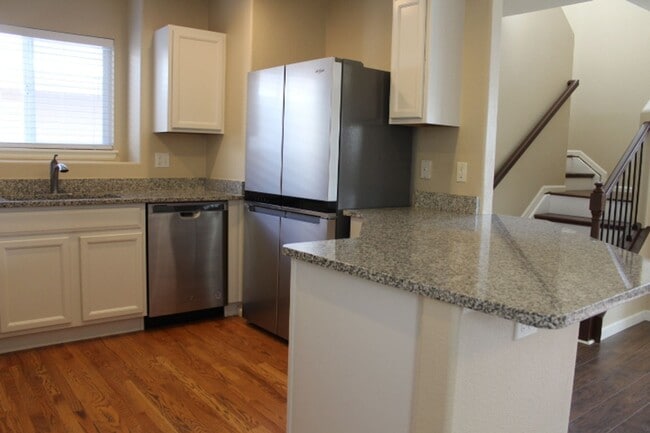 Building Photo - Stunning 3 BR/3 BA in Stockbridge At Meridian Community!