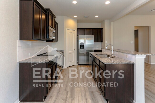Building Photo - 4721 Highmont Dr