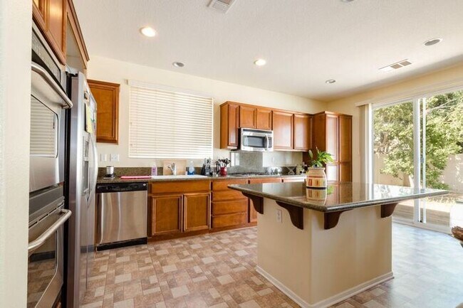Primary Photo - 4 Bed Home for Rent Palmdale CA 93551
