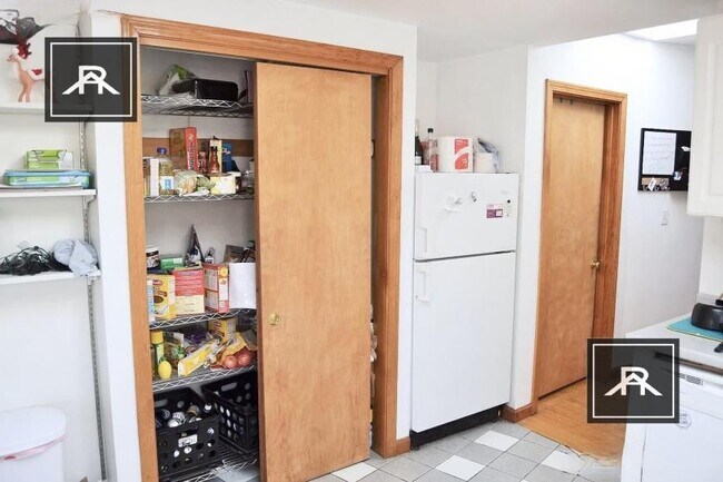 Building Photo - 3 bedroom in Brighton MA 02135