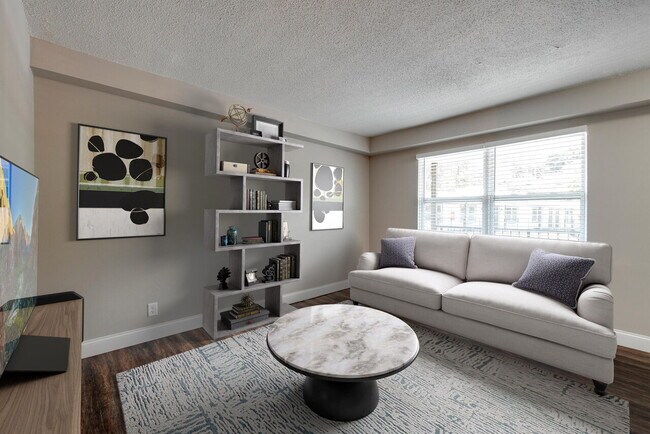 Building Photo - North Creek Crossing