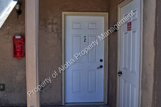 Building Photo - 1039 W Pine Ave