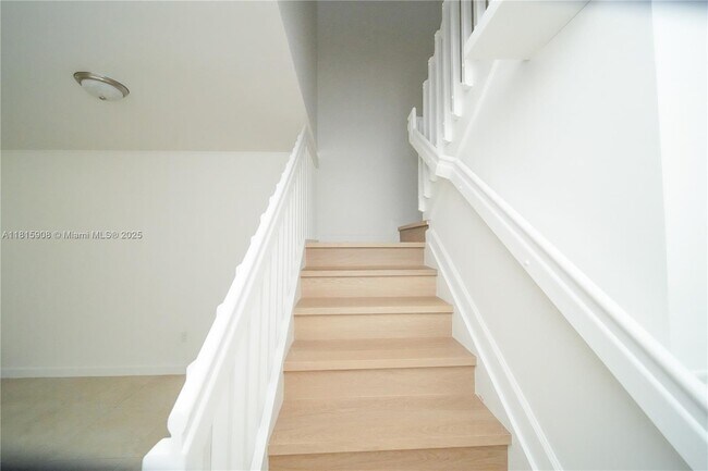 Building Photo - 10456 NW 61 Ln.