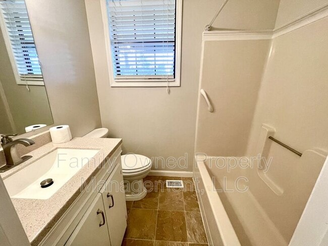 Building Photo - 214 New Grade Rd