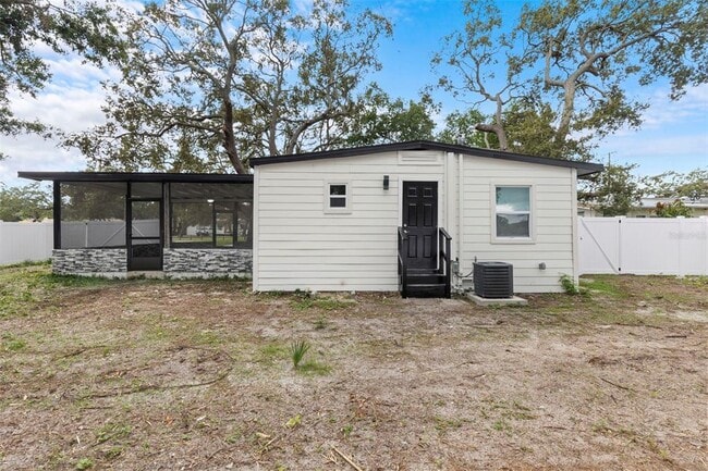 Building Photo - 715 W Bougainvillea Ave