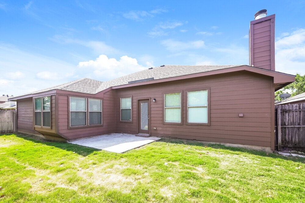 Building Photo - 620 Destin Dr