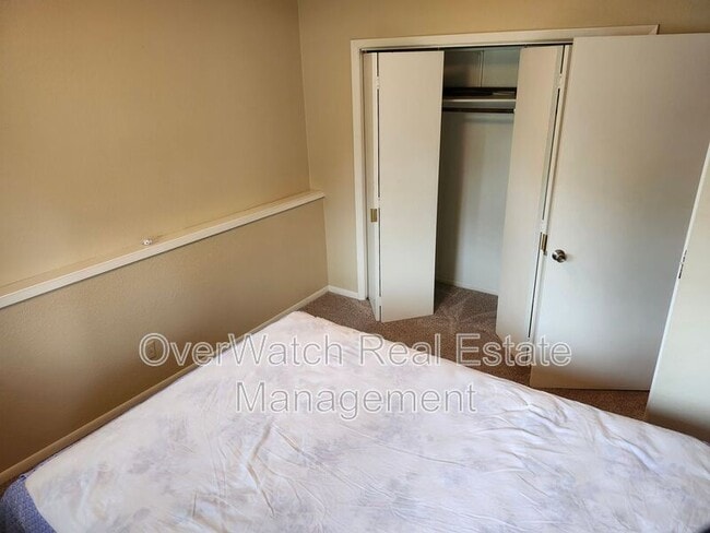 Building Photo - 3890 Caravelle Dr