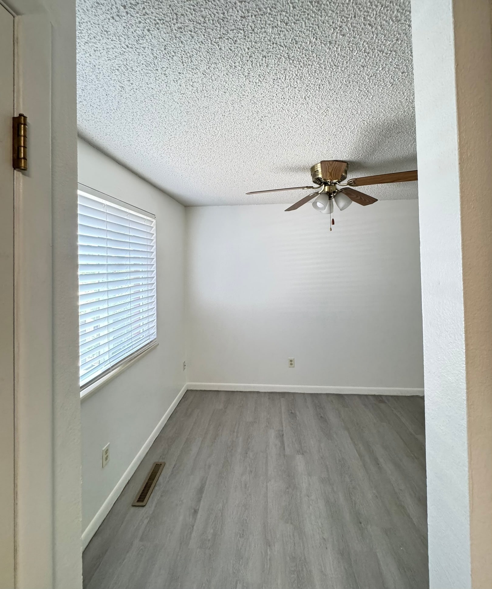 Dining Room - 1412 Kay St