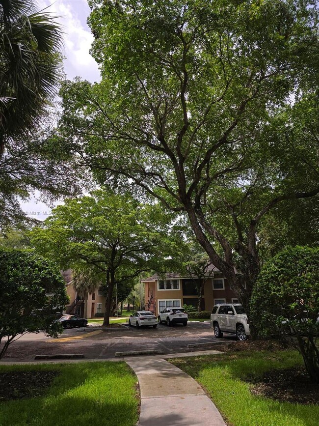 Building Photo - 10681 SW 156th Pl