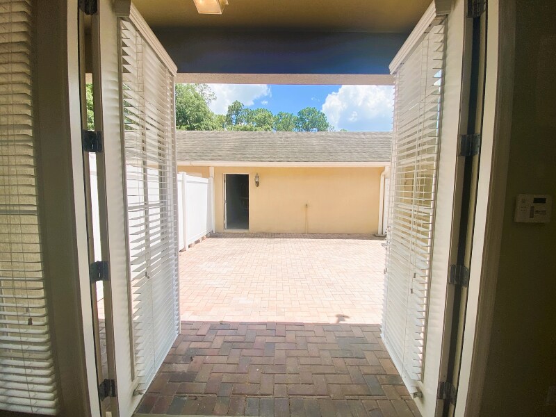 Building Photo - 12974 Vennetta Way