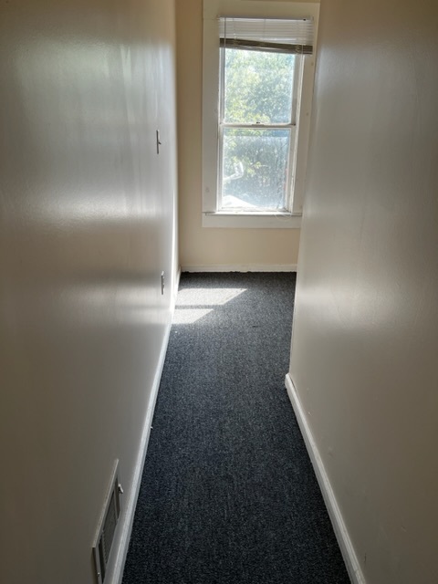 Building Photo - 2112 6th Ave