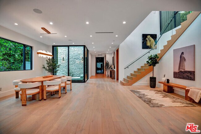 Building Photo - 15602 Morrison St