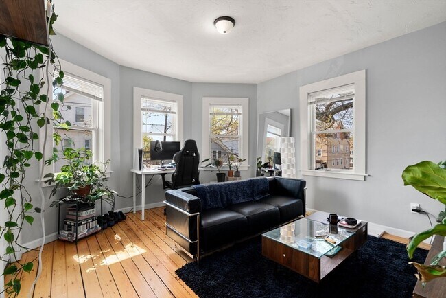 Building Photo - 170 Allston St