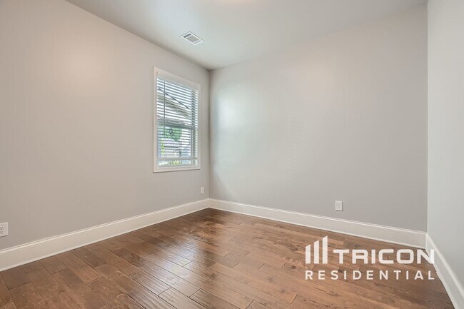 Building Photo - 7064 Demeter Dr