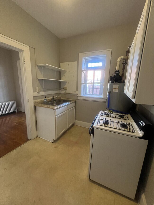 Building Photo - 176 Market St