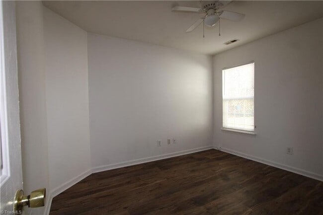 Building Photo - 2133 Rindle Dr