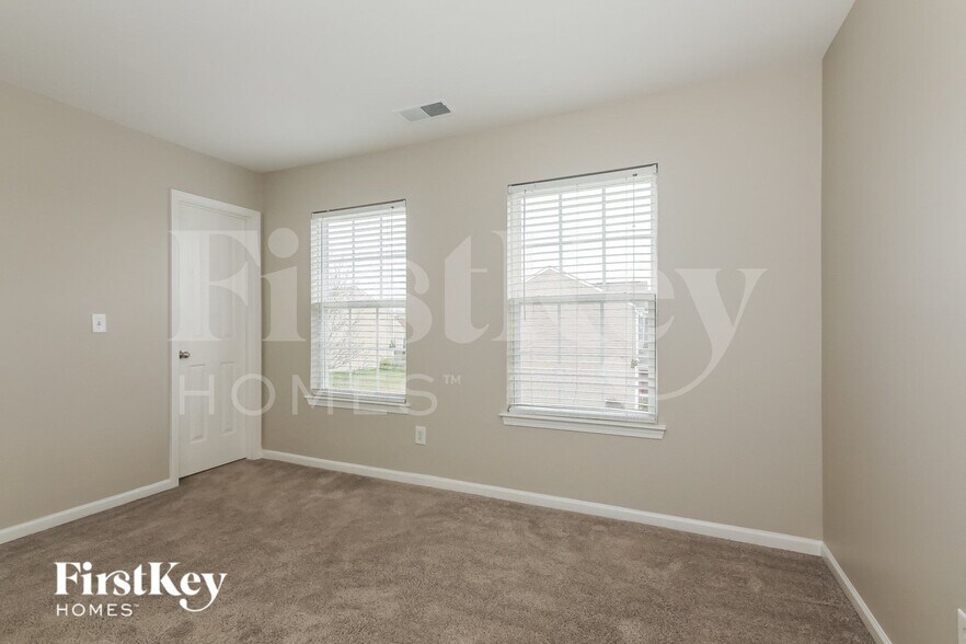 Building Photo - 3010 Chimney Wood Trail