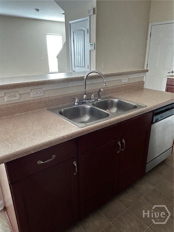 Building Photo - 156 Chapel Lake S