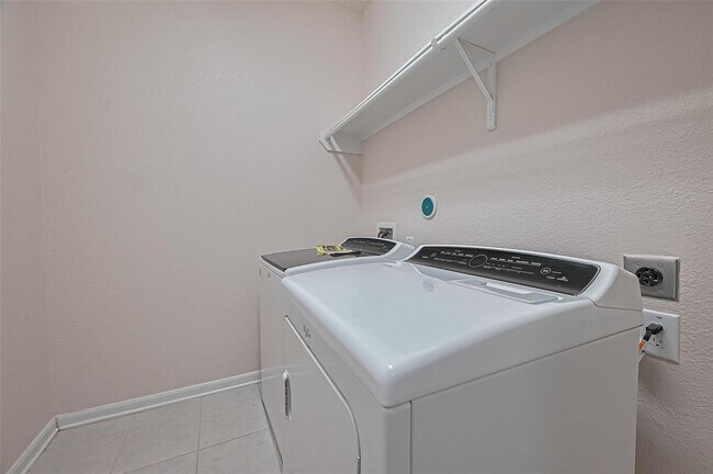 Building Photo - 28522 Cabrera Hill Ln