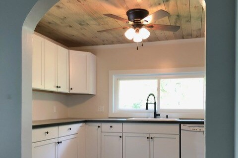 Building Photo - 662 Lamberton St NE