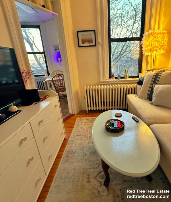 Apt 8 - 585 Beacon St