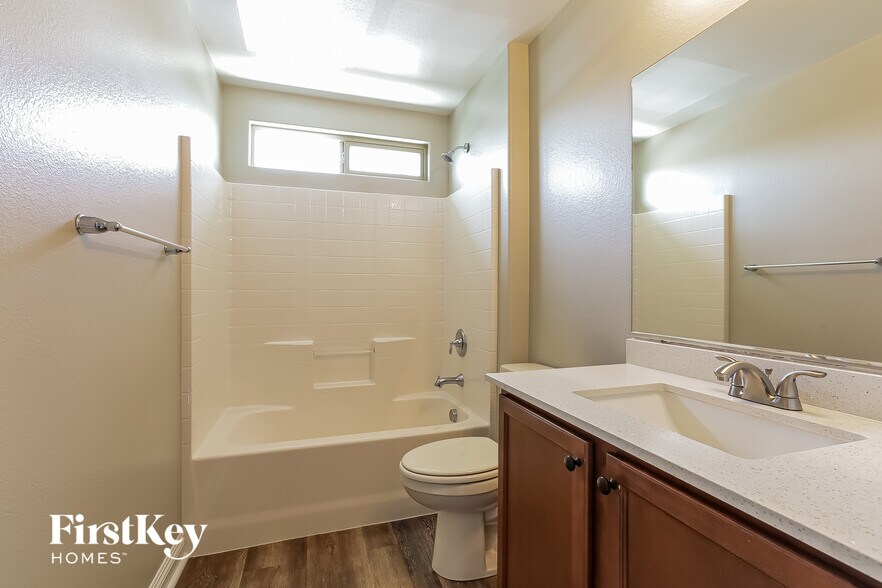 Building Photo - 6753 Crystal Run Ln