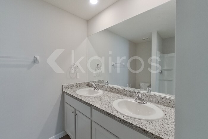 Building Photo - 8700 SW 43rd Ter