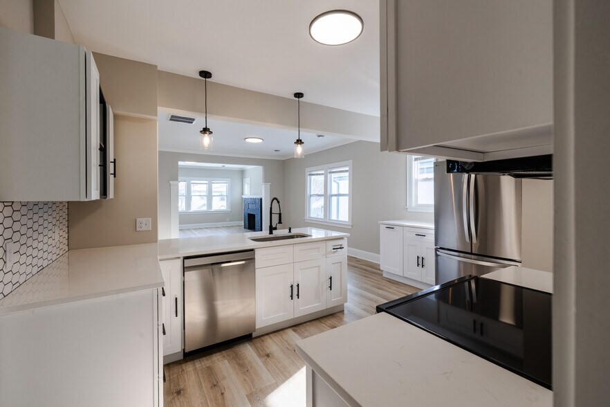 Building Photo - 4540 Garfield Ave