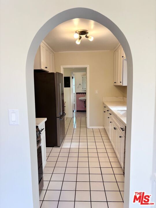 Building Photo - 1075 S Ogden Dr