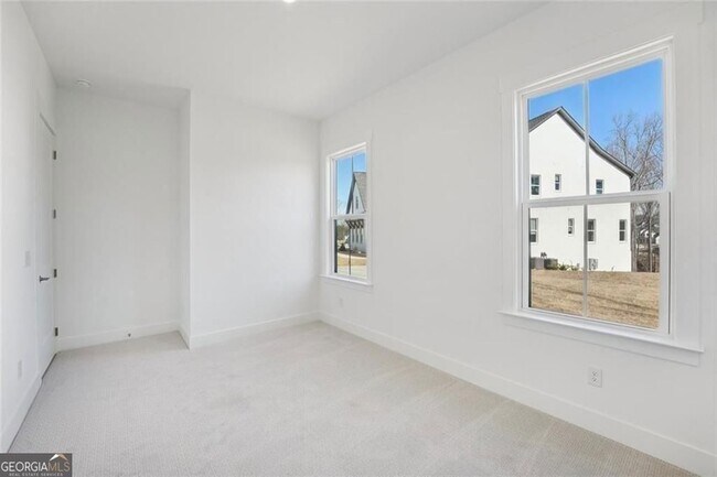 Building Photo - 2815 Medford Dr