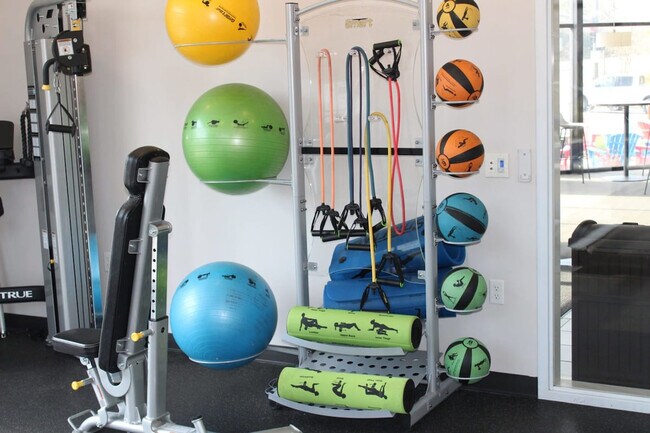 Building Photo - 4415 Lincoln Way