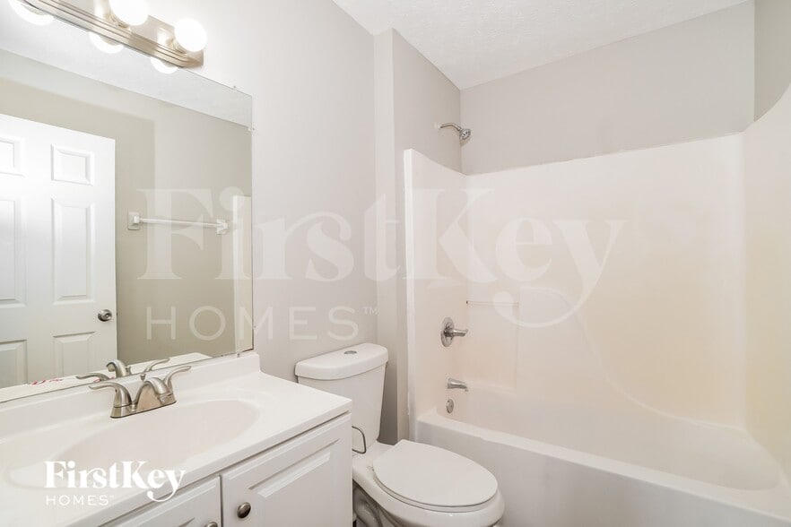 Building Photo - 391 Oak Village Dr