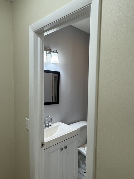 Unit 2 bathroom - 128 Pleasant St