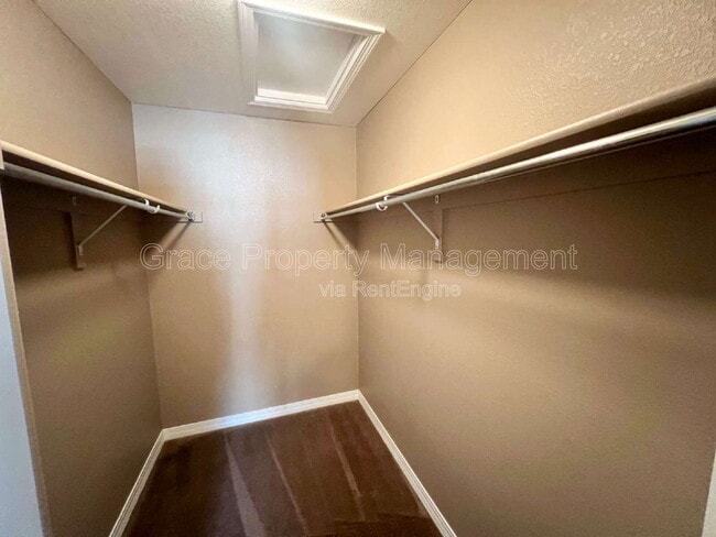 Building Photo - 12828 Jasmine St